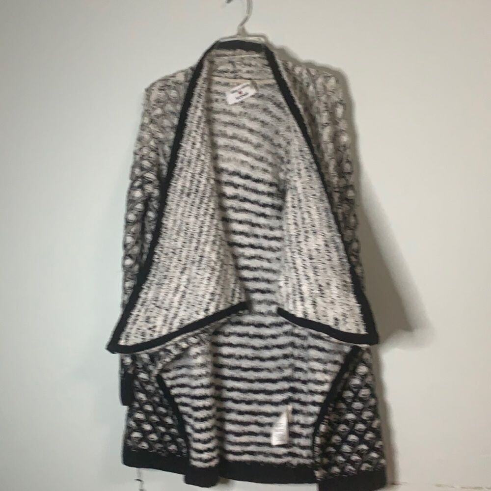 ALICE + OLIVE WOOL STRIPED SWEATER SZ S/P‎